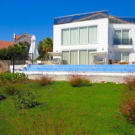 Sleeps 12 Pool Air Con Wifi Villa