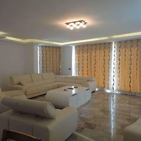 Sleeps 12 Pool Air Con Wifi